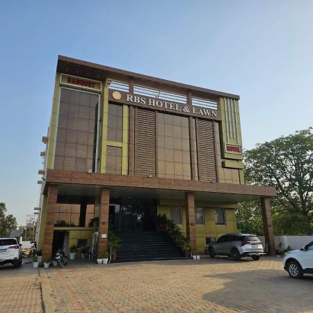 Rbs Hotel And Lawn Ayodhya Eksteriør bilde