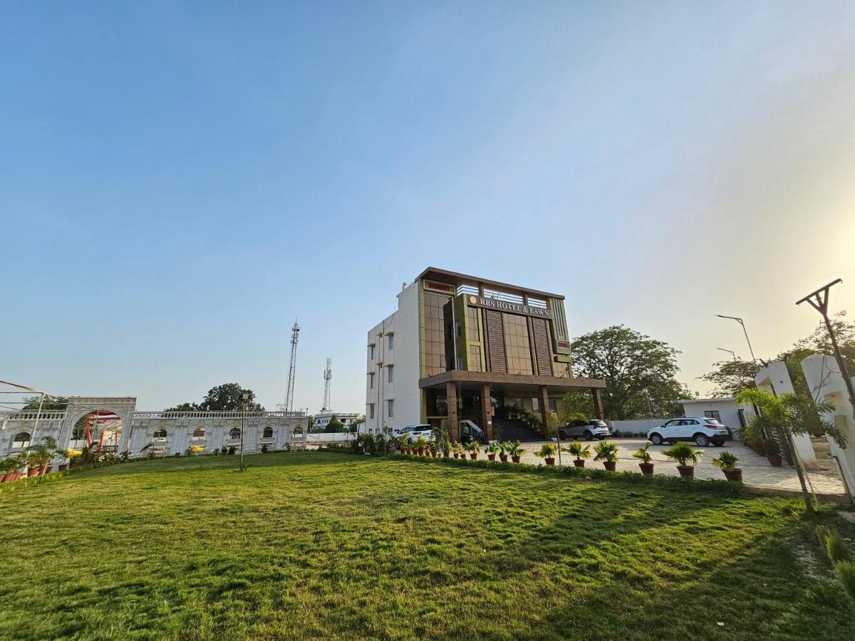 Rbs Hotel And Lawn Ayodhya Eksteriør bilde